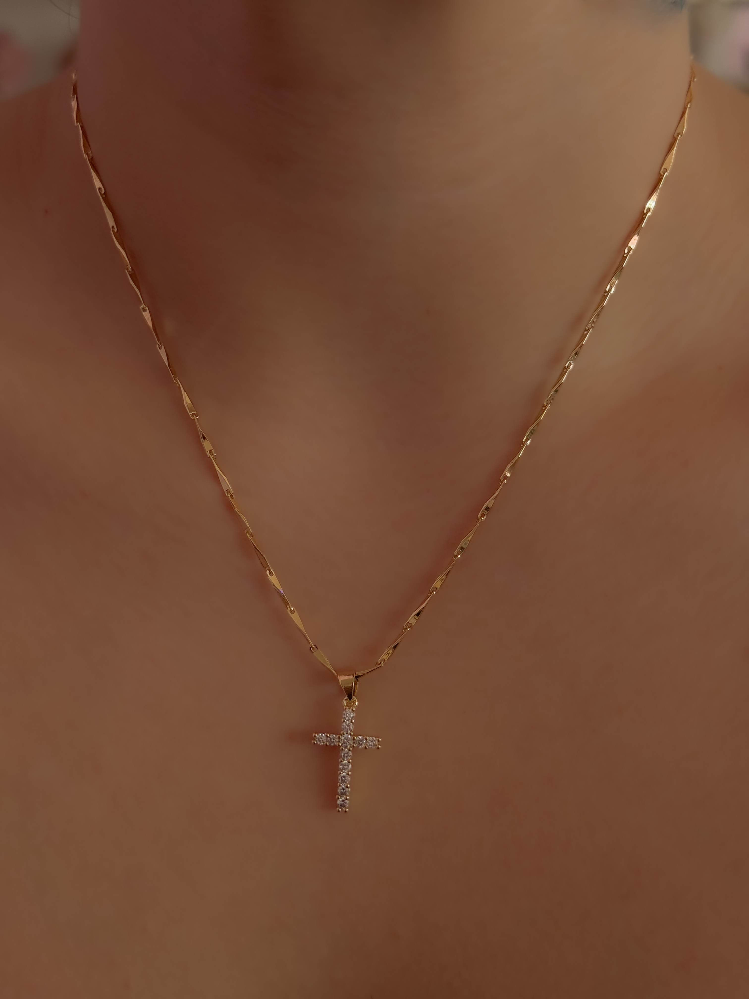 COLLAR HOLY