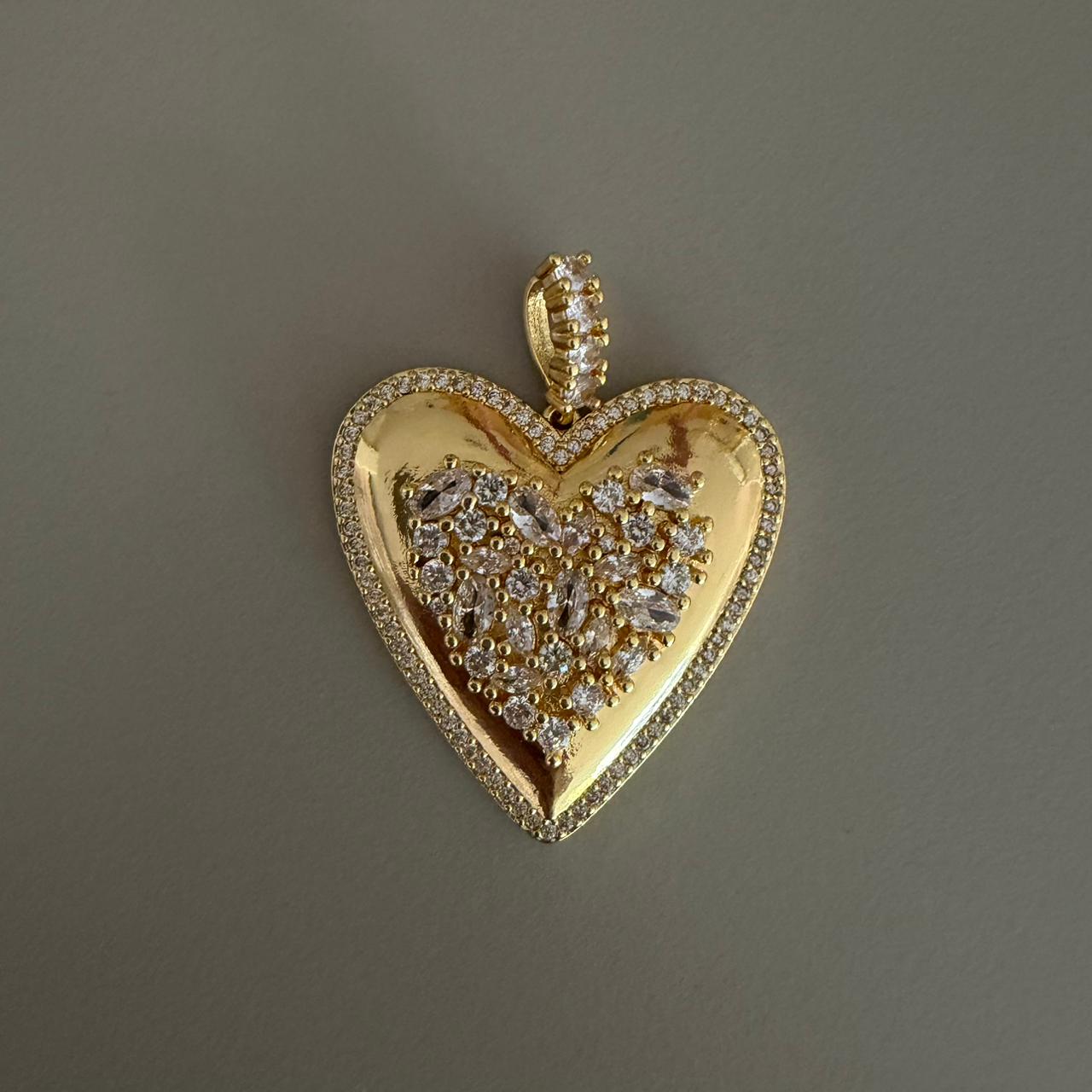 DIJE DE CORAZON ZIRCONIA BORDADO