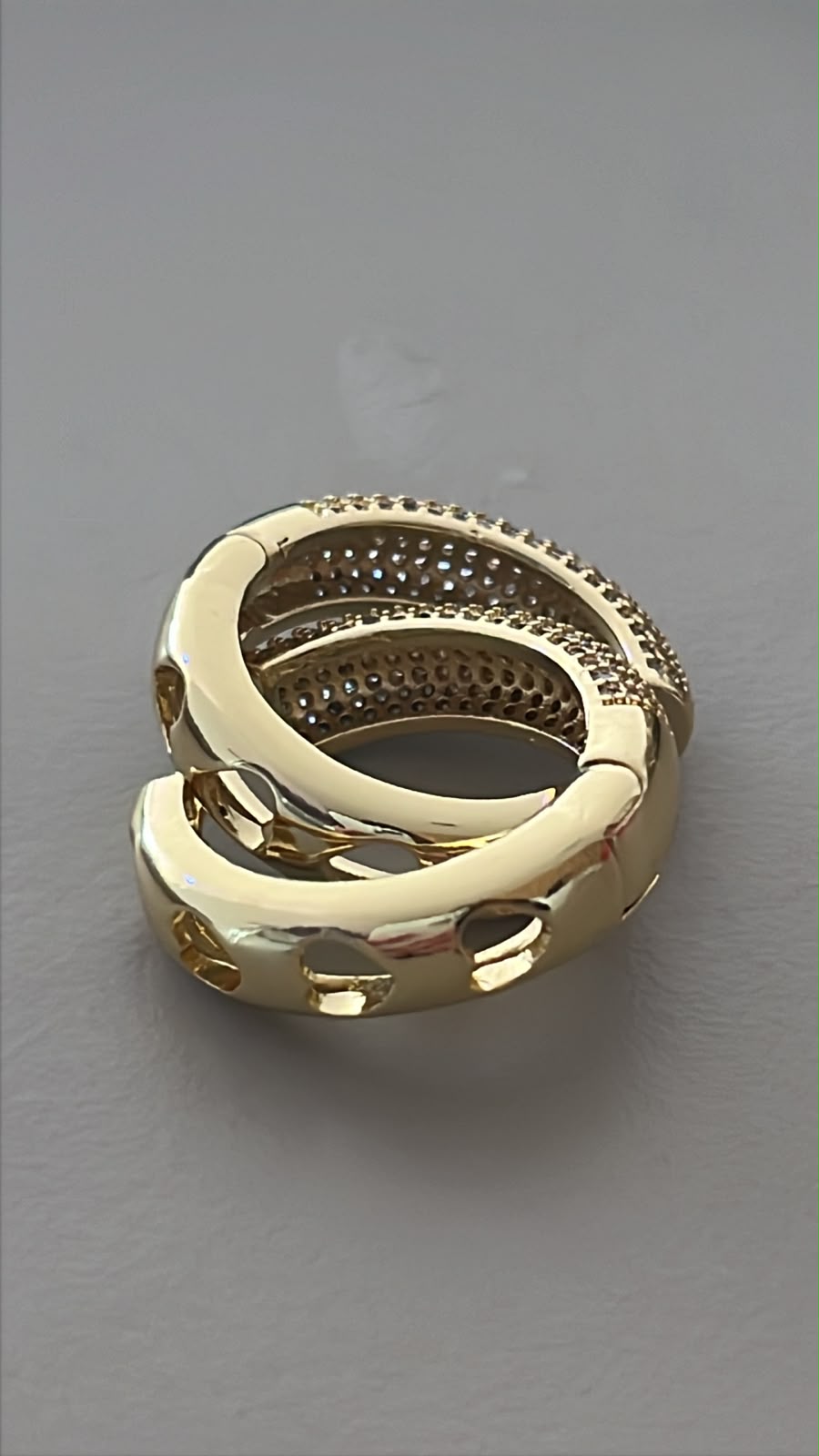 HUGGIE ZIRCONIAS Y CORAZONES