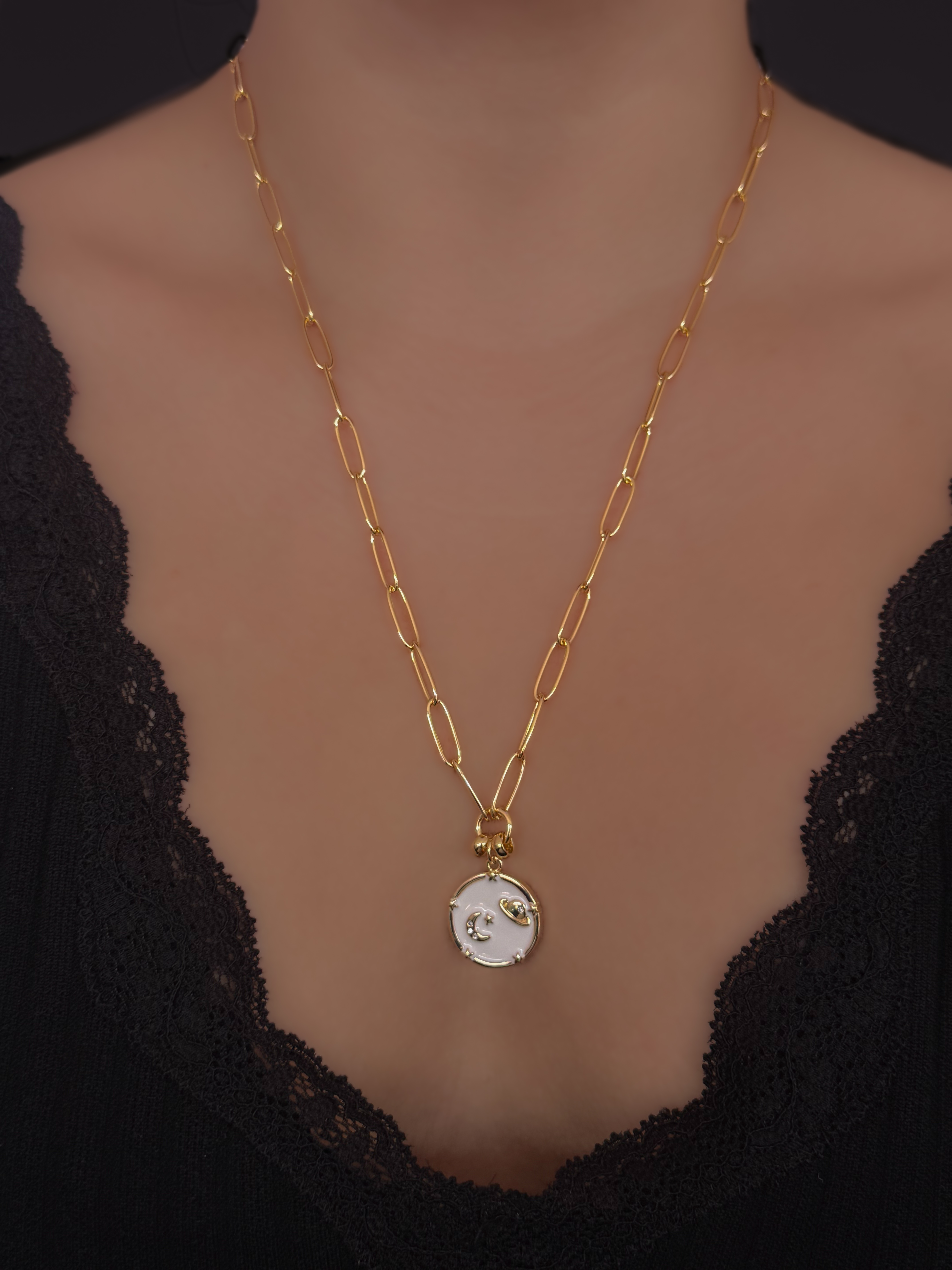 COLLAR SPACE