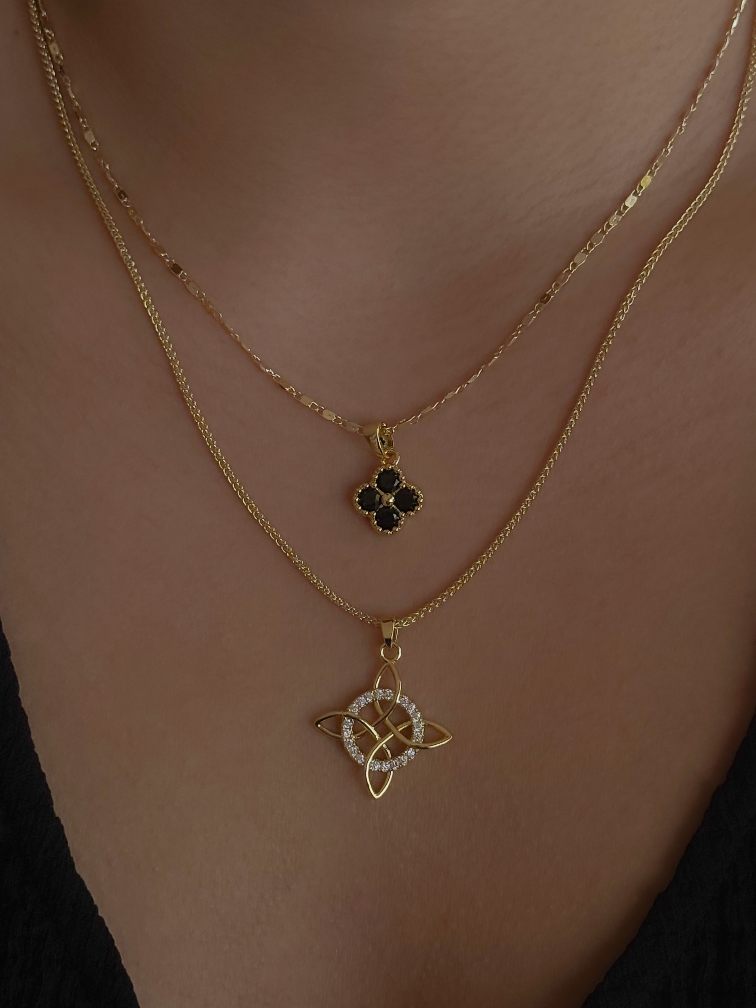 COLLAR BLACK